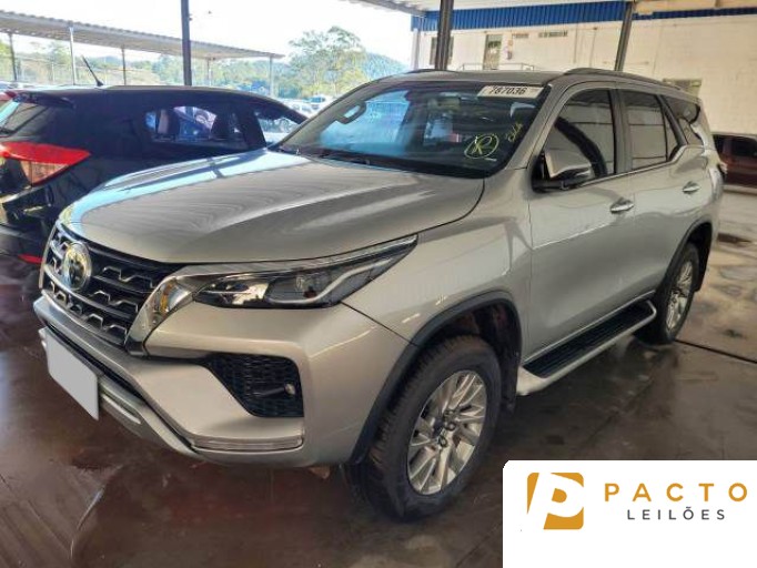 TOYOTA HILUX SW4 21/21
